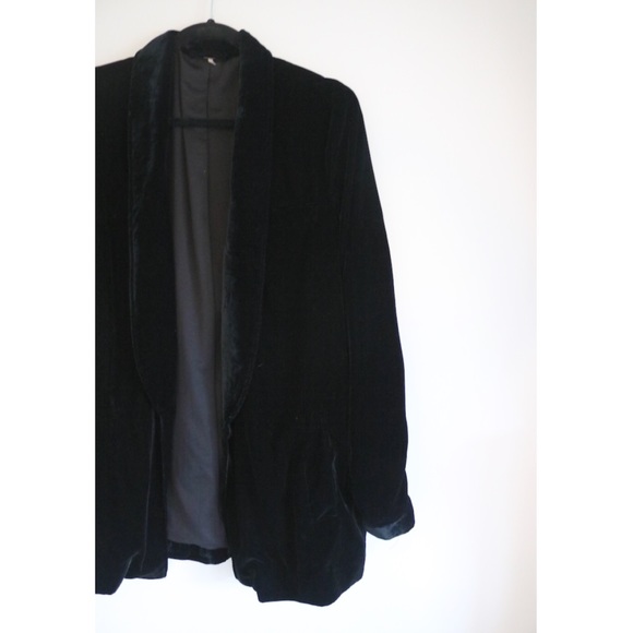 Stylish Black Women's Jacket - Picture 2 of 5